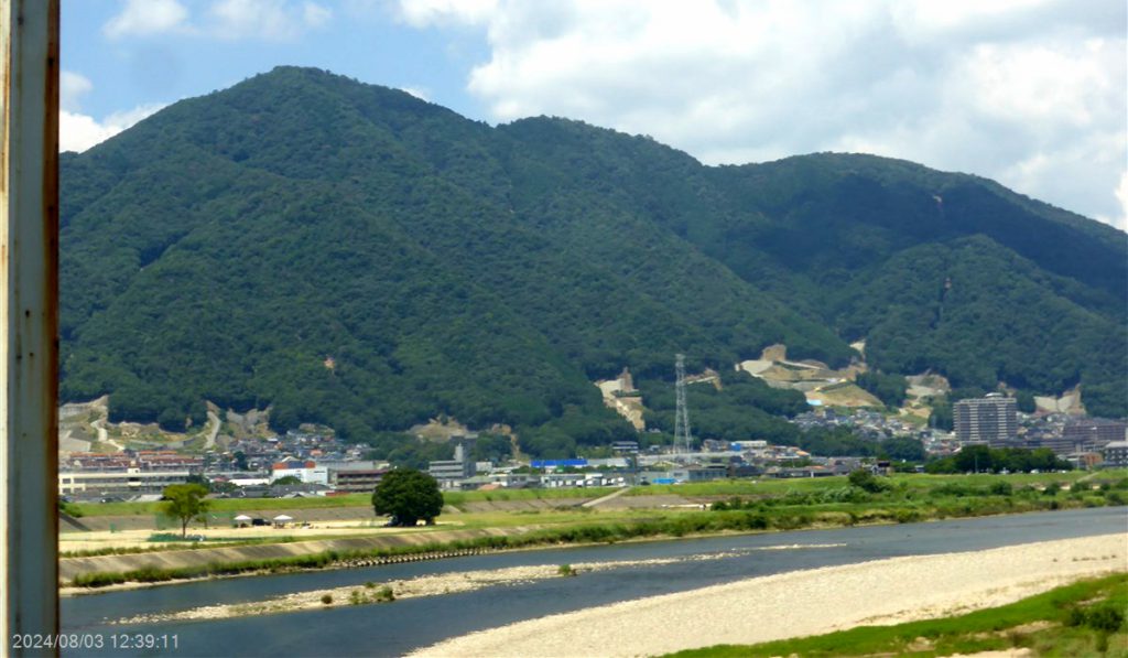 緑井・八木地区の被災地遠景